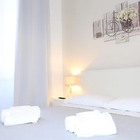 Unique Luxury Apartment And Rooms Rome Exterior photo